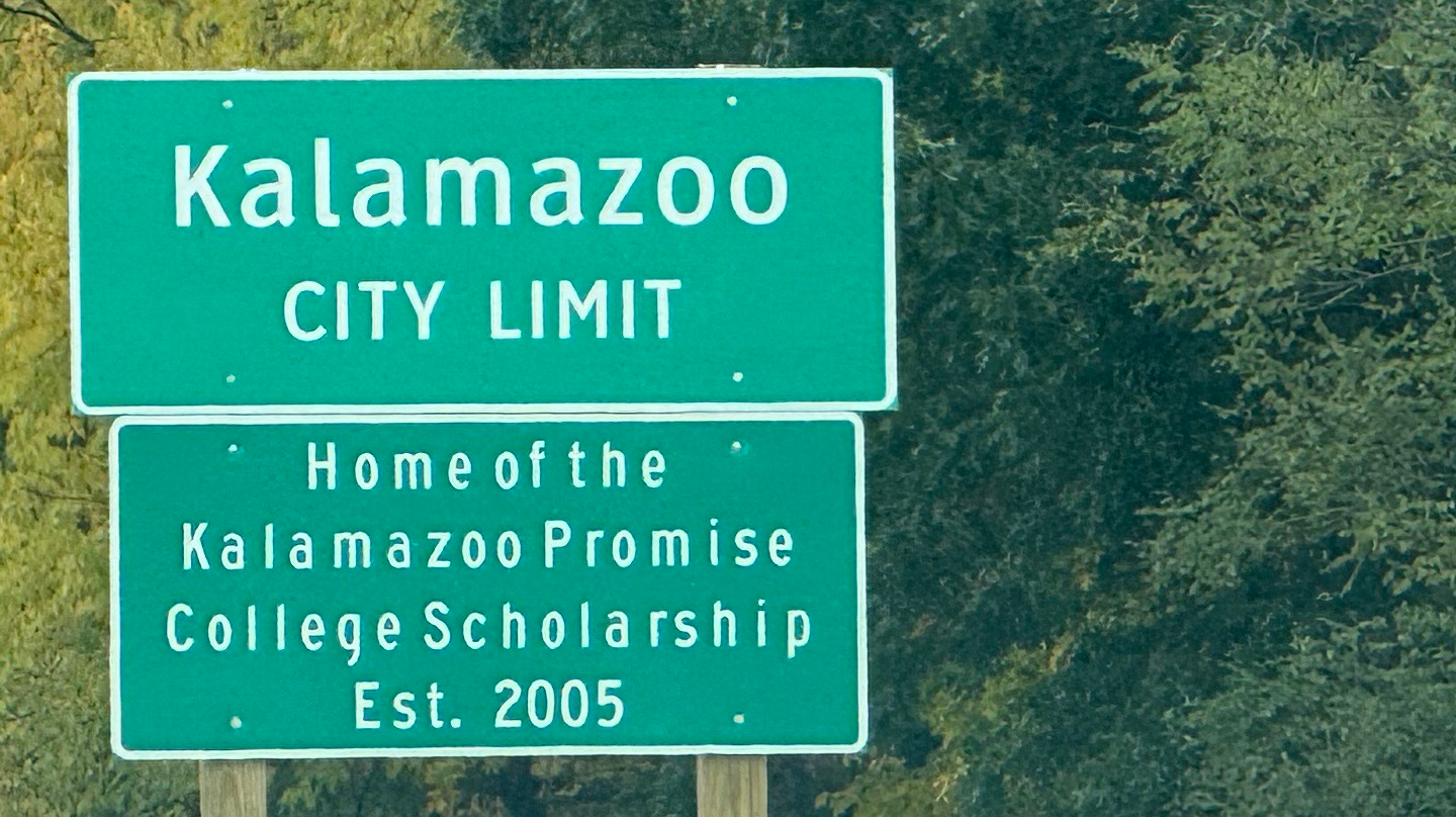 Kalamazoo CIty Limits Sign