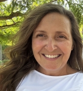 Kathy Szenda Wilson headshot