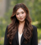 Anh Bui headshot